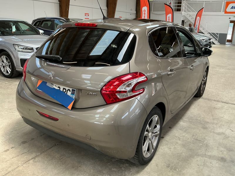 Peugeot 208 1.2 VTi Allure 2012 – снимка 2
