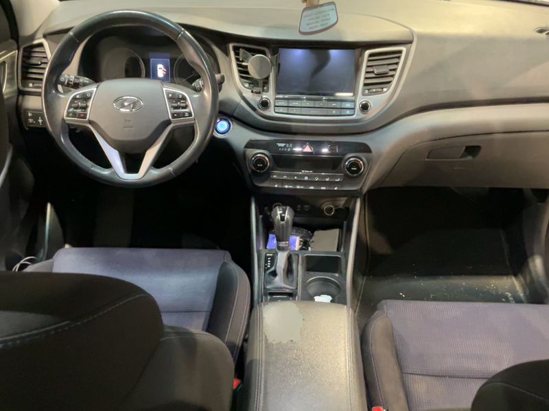 Hyundai Tucson 1.7 CRDi Creative 2WD 2017 – снимка 17