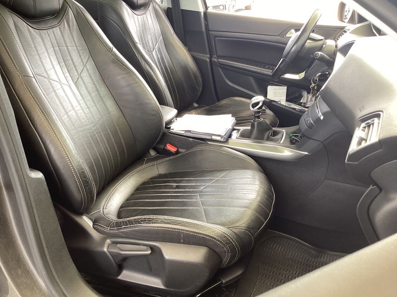 Peugeot 308 1.5 Blue-HDi Allure 2018 – снимка 24
