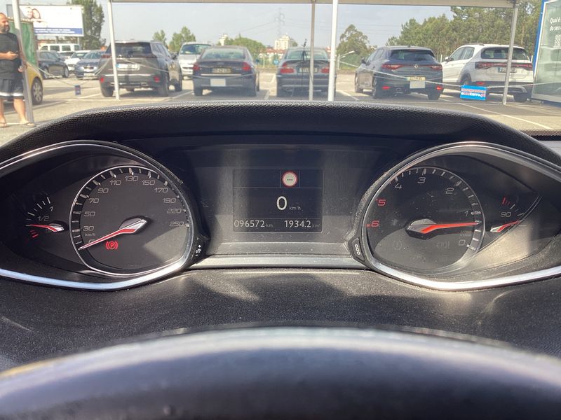 Peugeot 308 1.5 Blue-HDi Allure 2018 – снимка 18