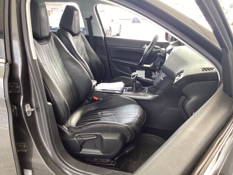 Peugeot 308 1.5 Blue-HDi Allure 2018 – снимка 16