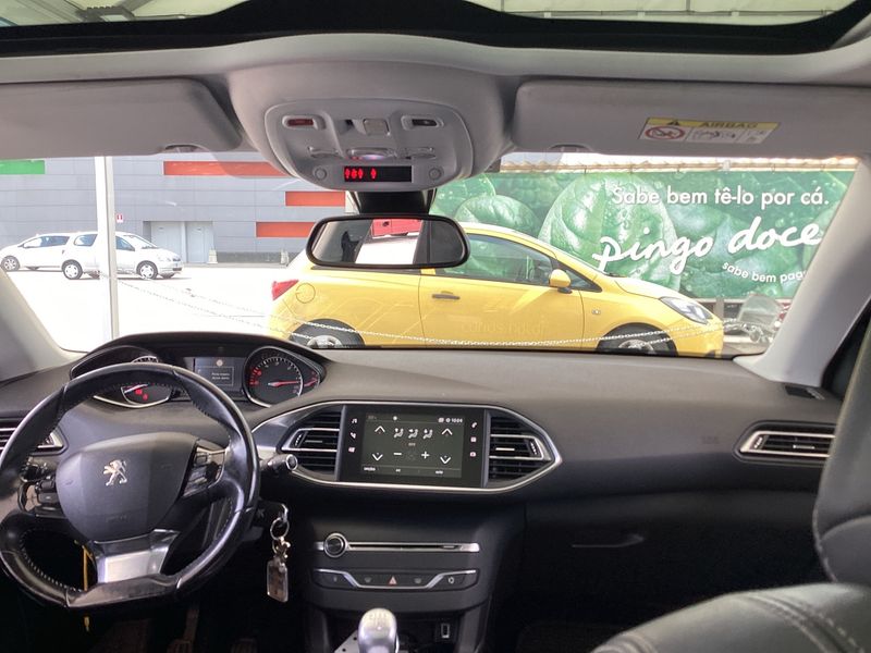 Peugeot 308 1.5 Blue-HDi Allure 2018 – снимка 17