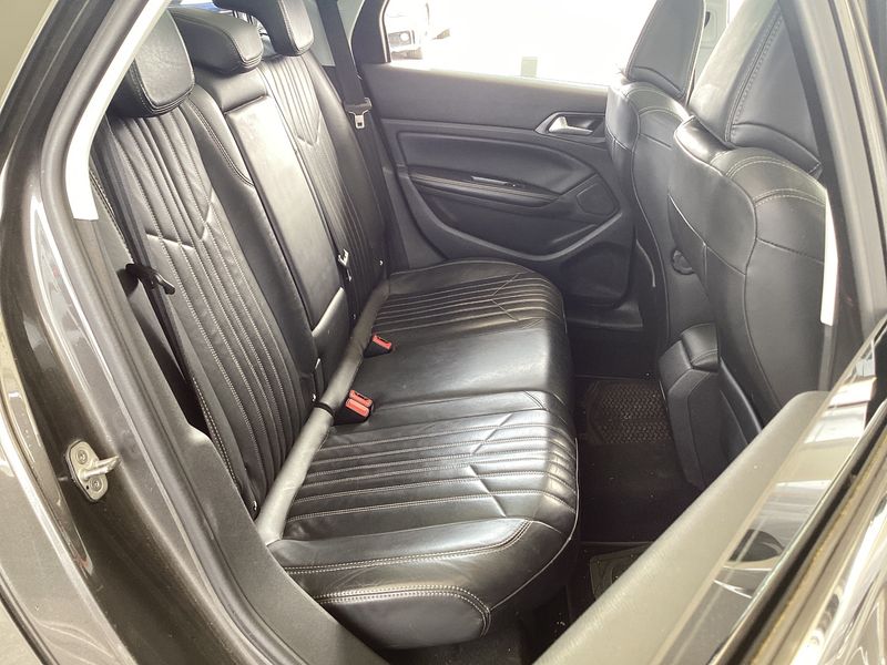 Peugeot 308 1.5 Blue-HDi Allure 2018 – снимка 19