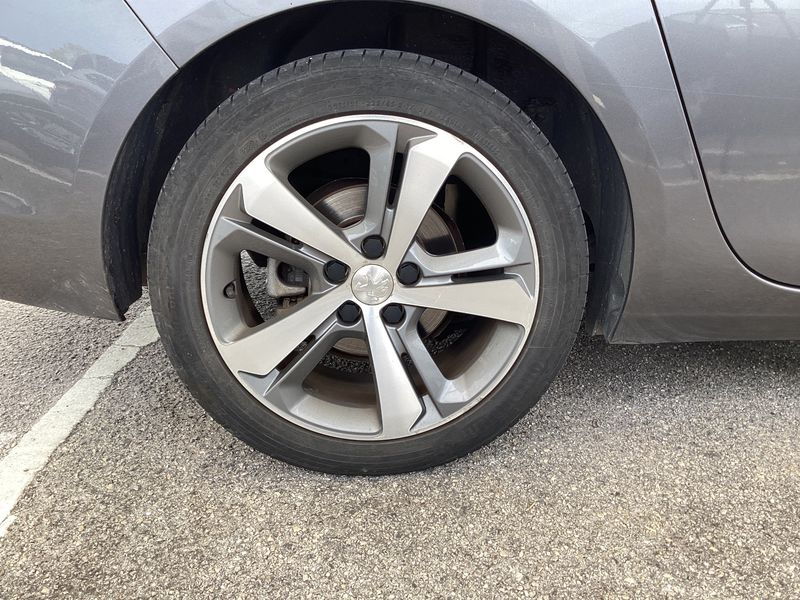 Peugeot 308 1.5 Blue-HDi Allure 2018 – снимка 9