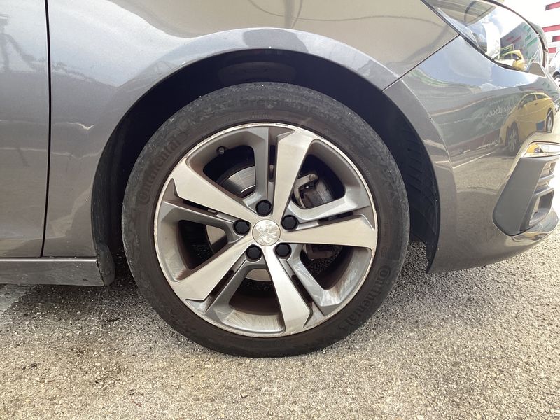 Peugeot 308 1.5 Blue-HDi Allure 2018 – снимка 11