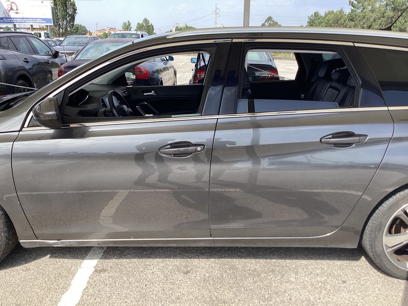 Peugeot 308 1.5 Blue-HDi Allure 2018 – снимка 4