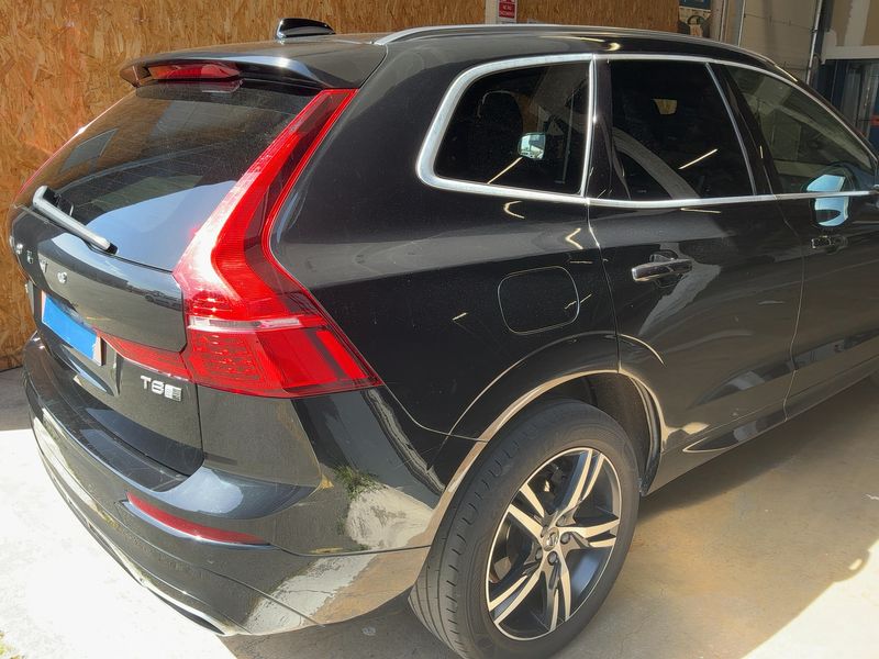 Volvo XC60 2.0 T8 Plug-in Hybrid R-Design AWD 2019 – снимка 8