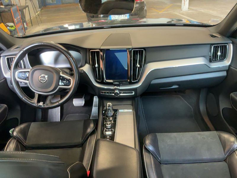 Volvo XC60 2.0 T8 Plug-in Hybrid R-Design AWD 2019 – снимка 17