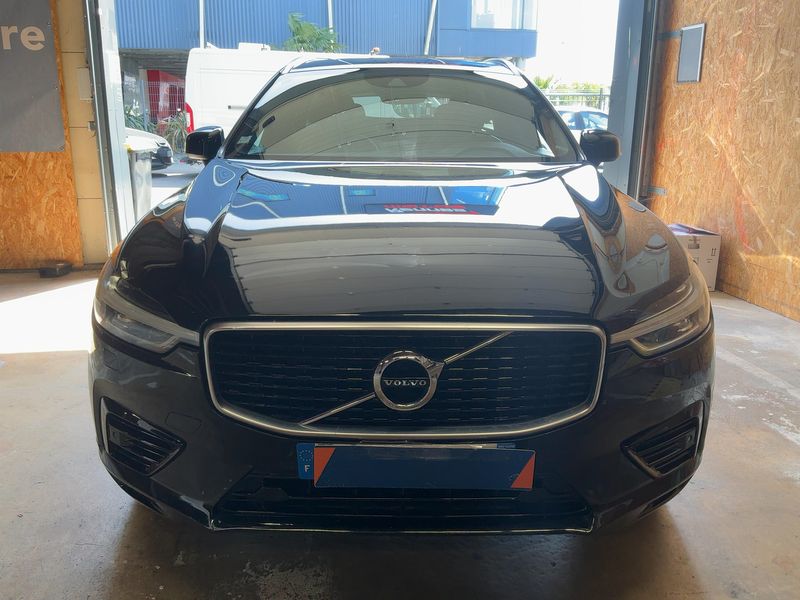 Volvo XC60 2.0 T8 Plug-in Hybrid R-Design AWD 2019 – снимка 14