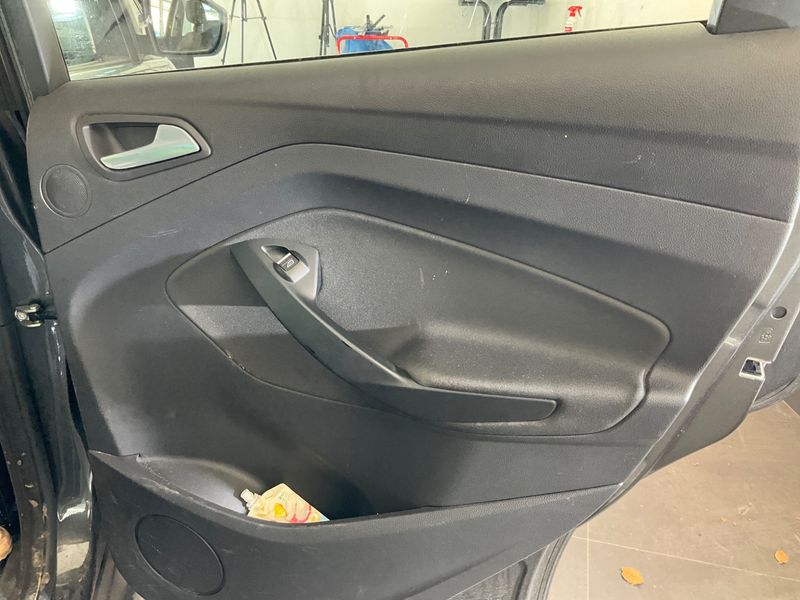 Ford C-Max 1.5 TDCi Titanium 2018 – снимка 32