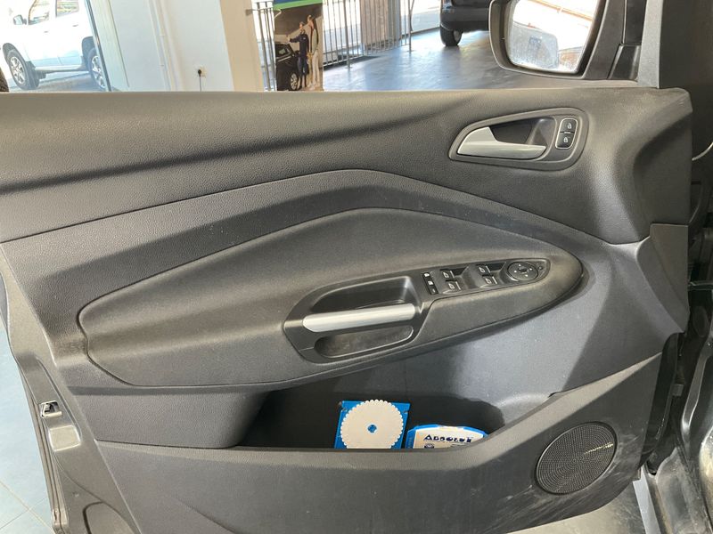 Ford C-Max 1.5 TDCi Titanium 2018 – снимка 34