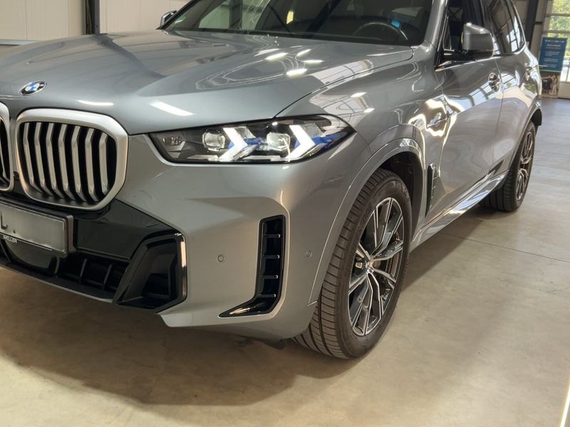 BMW X5 xDrive 30d Mild-Hybrid M Sport 2023 – снимка 1