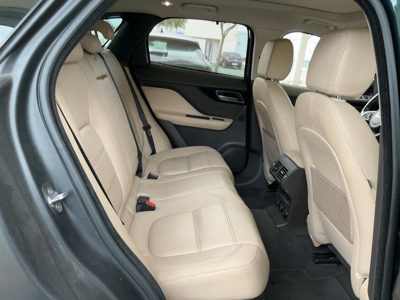 Jaguar F-Pace 25d Prestige AWD 2018 – снимка 19