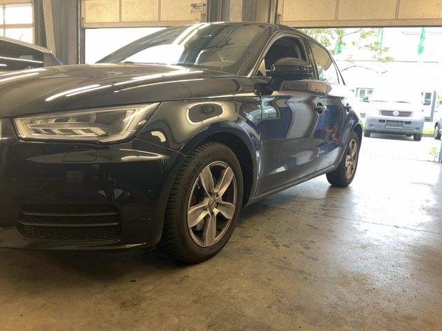 Audi A1 Sportback 1.4 TFSI 2017 – снимка 2