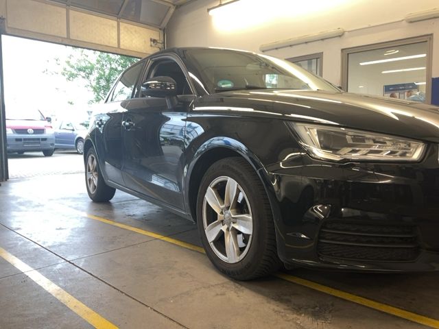 Audi A1 Sportback 1.4 TFSI 2017 – снимка 12
