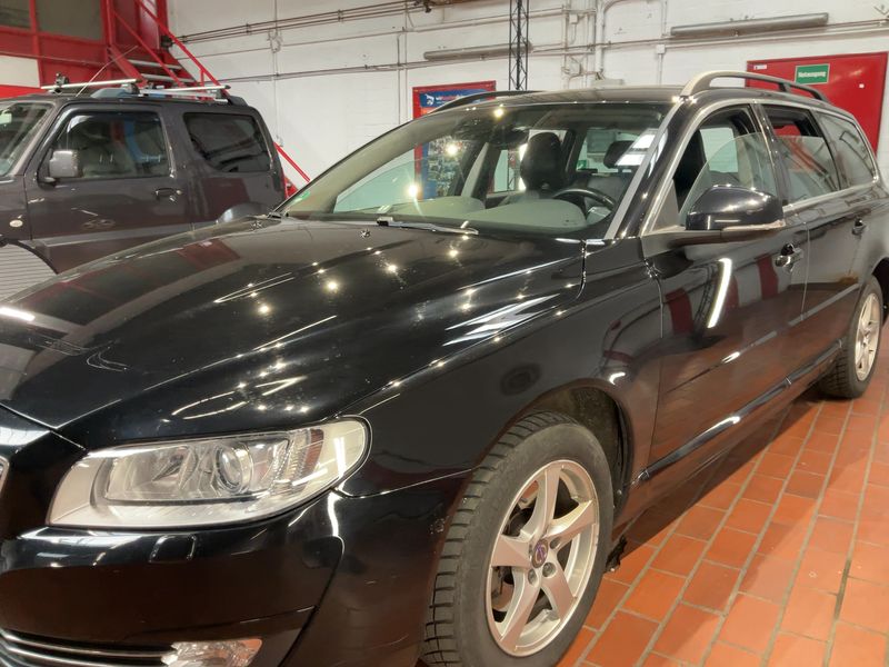 Volvo V70 2.0 D3 Momentum 2016 – снимка 2