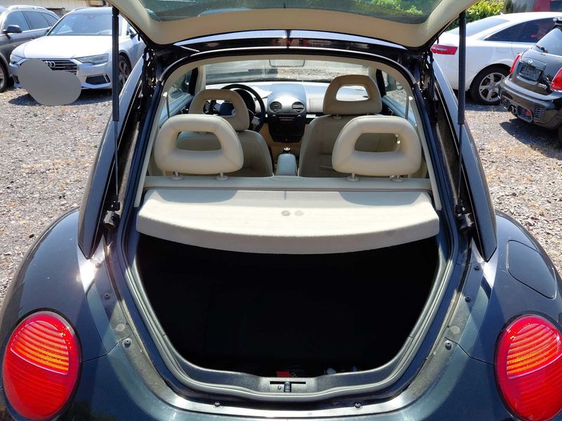Volkswagen New Beetle 2.0 2000 – снимка 9