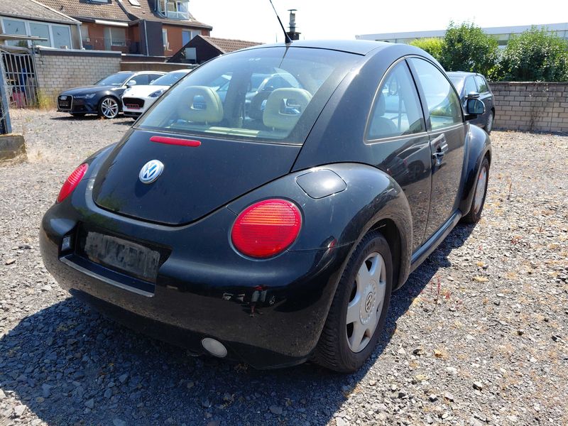 Volkswagen New Beetle 2.0 2000 – снимка 5