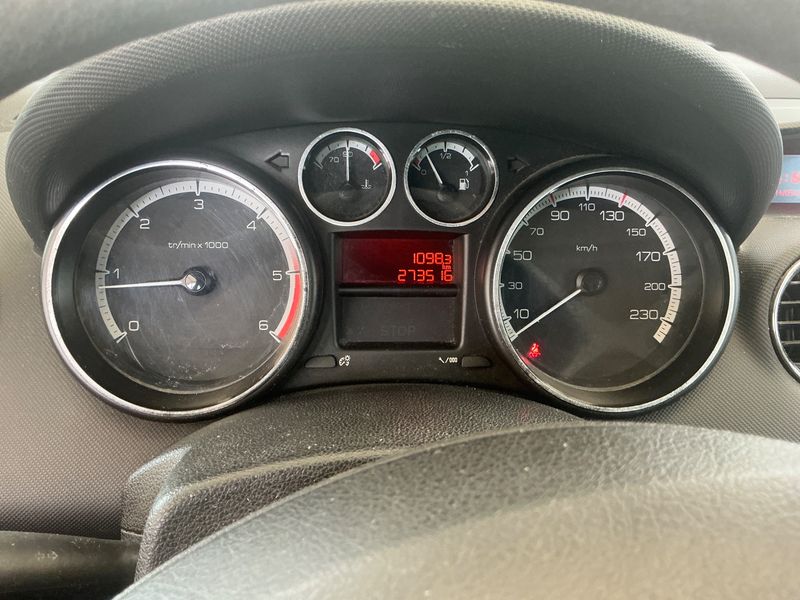 Peugeot 308 1.6 HDi Envy 2011 – снимка 4