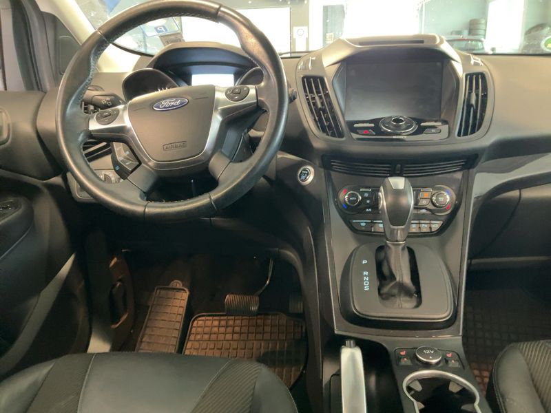 Ford Kuga 2.0 TDCi Individual 2016 – снимка 18