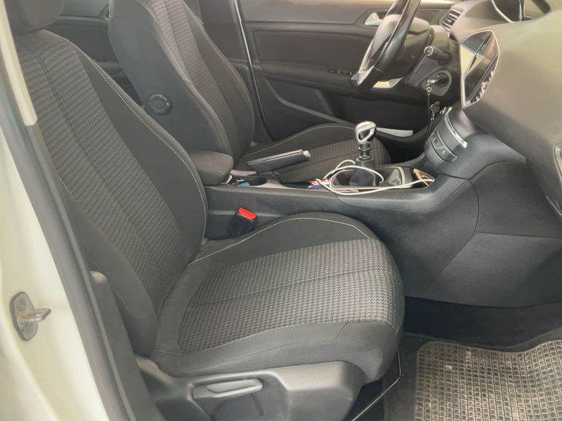 Peugeot 308 1.5 Blue-HDi Business 2019 – снимка 16