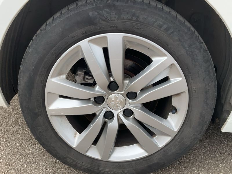Peugeot 308 1.5 Blue-HDi Business 2019 – снимка 9