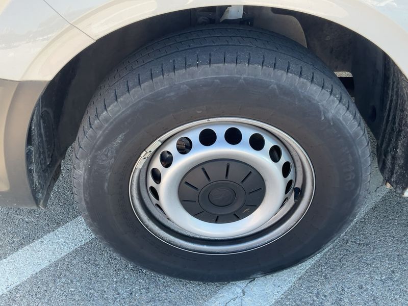 Volkswagen Crafter 2.0 TDI Kasten 35 Trendline mittellang FWD 2024 – снимка 3