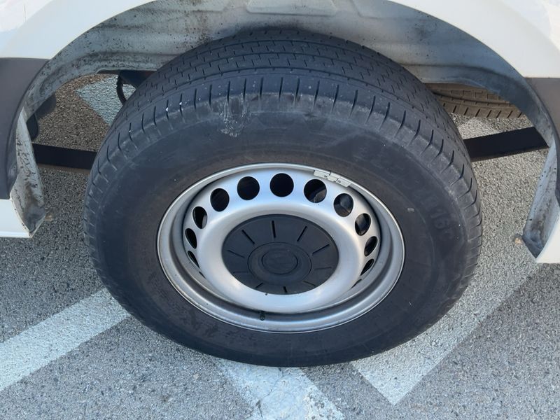 Volkswagen Crafter 2.0 TDI Kasten 35 Trendline mittellang FWD 2024 – снимка 5
