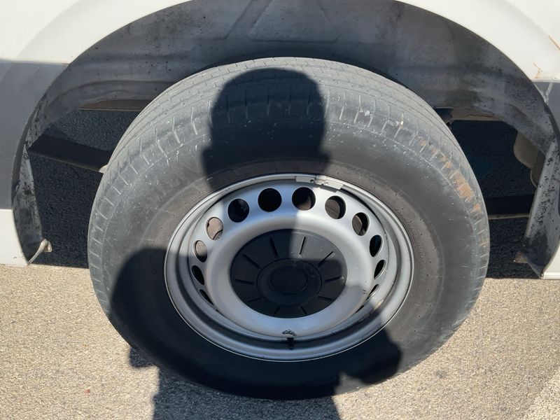 Volkswagen Crafter 2.0 TDI Kasten 35 Trendline mittellang FWD 2024 – снимка 9