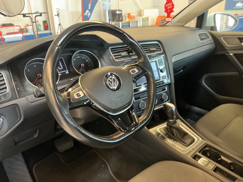 Volkswagen Golf VII 2.0 TDI Comfortline BlueMotion Tech 2018 – снимка 35