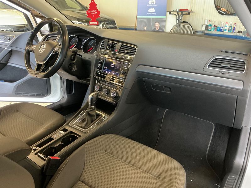 Volkswagen Golf VII 2.0 TDI Comfortline BlueMotion Tech 2018 – снимка 17