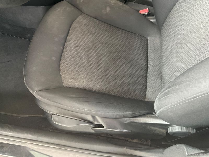 Audi A1 Sportback 1.6 TDI Attraction 2014 – снимка 26