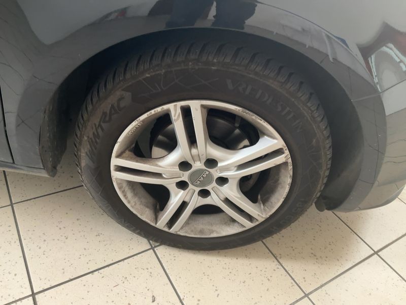 Audi A1 Sportback 1.6 TDI Attraction 2014 – снимка 11