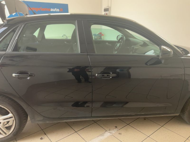 Audi A1 Sportback 1.6 TDI Attraction 2014 – снимка 10