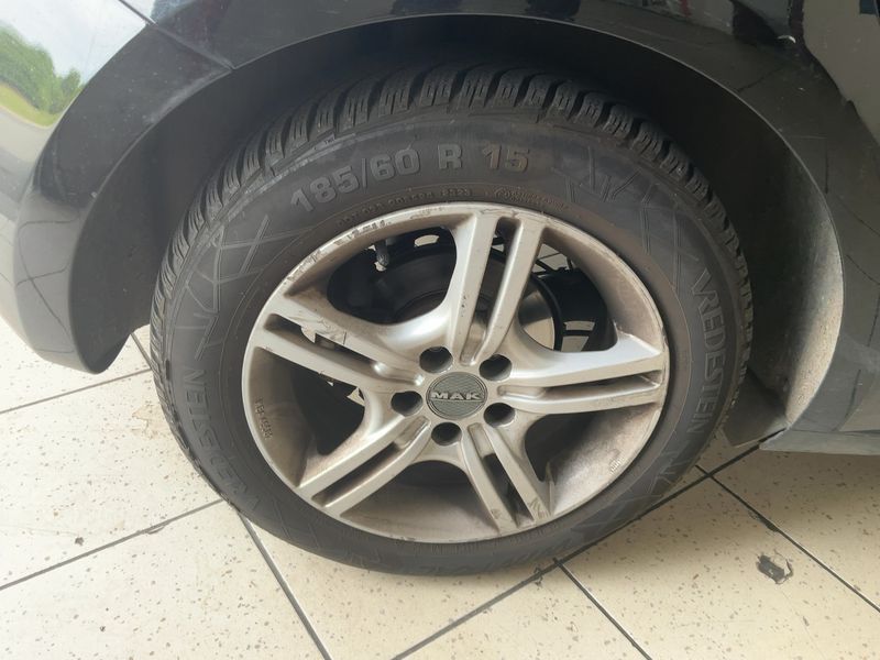 Audi A1 Sportback 1.6 TDI Attraction 2014 – снимка 9