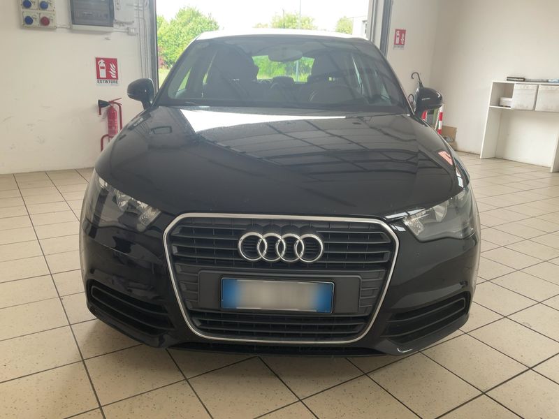 Audi A1 Sportback 1.6 TDI Attraction 2014 – снимка 14