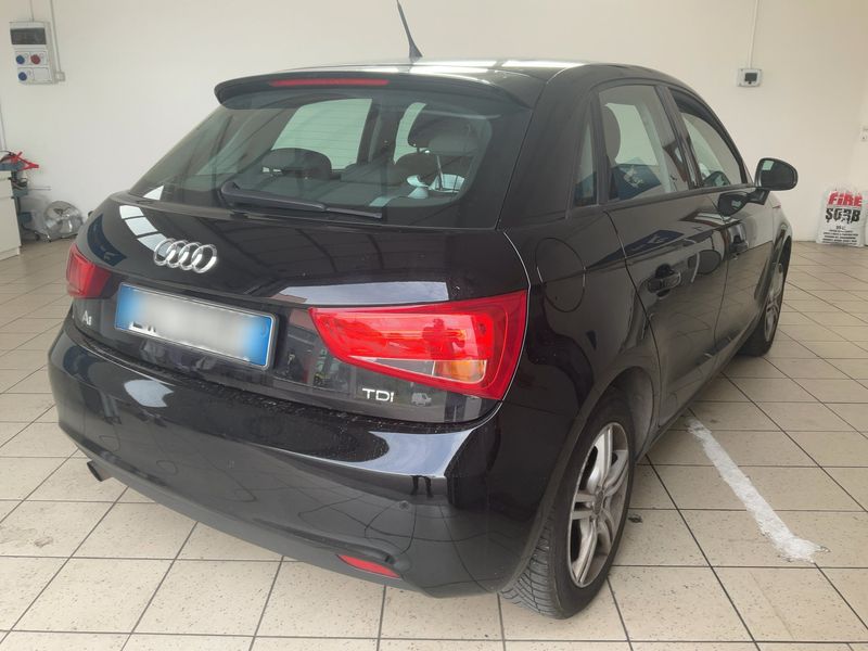 Audi A1 Sportback 1.6 TDI Attraction 2014 – снимка 8