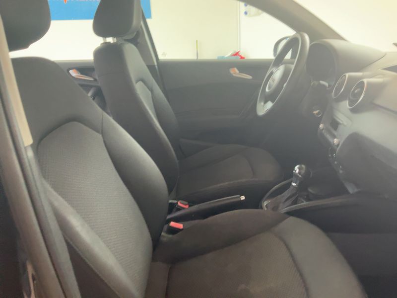 Audi A1 Sportback 1.6 TDI Attraction 2014 – снимка 16