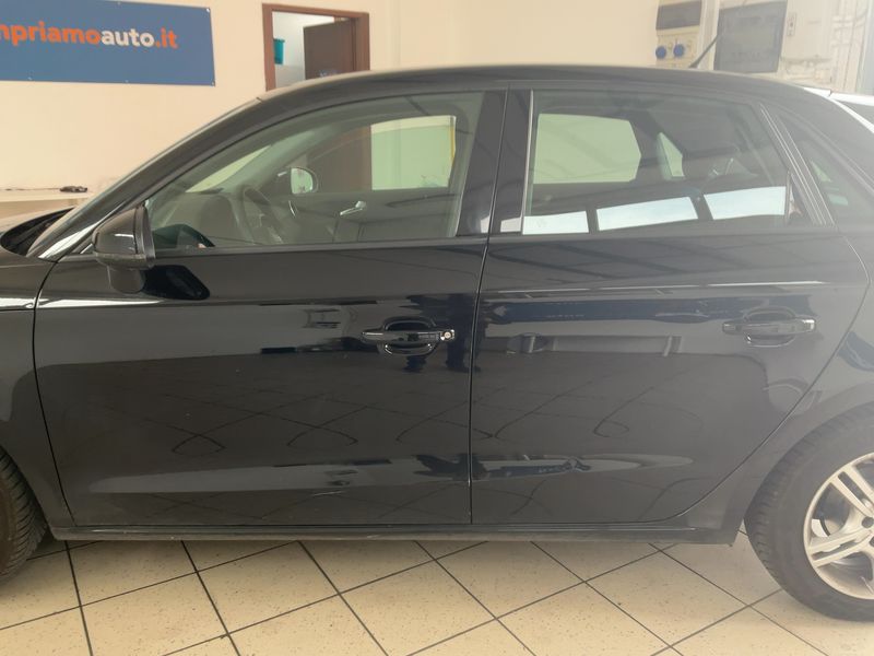 Audi A1 Sportback 1.6 TDI Attraction 2014 – снимка 4