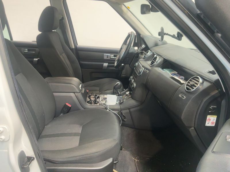 Land Rover Discovery 4 3.0 TD V6 TDV6 SE 2011 – снимка 16