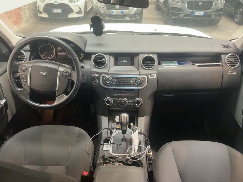 Land Rover Discovery 4 3.0 TD V6 TDV6 SE 2011 – снимка 17