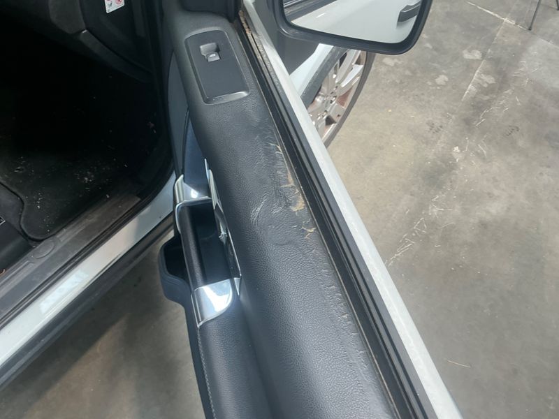Land Rover Discovery 4 3.0 TD V6 TDV6 SE 2011 – снимка 22