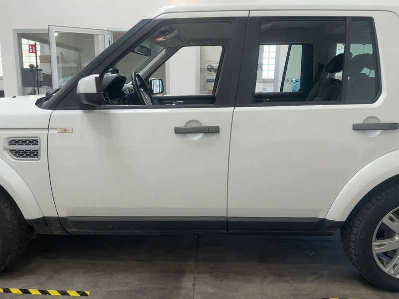 Land Rover Discovery 4 3.0 TD V6 TDV6 SE 2011 – снимка 4