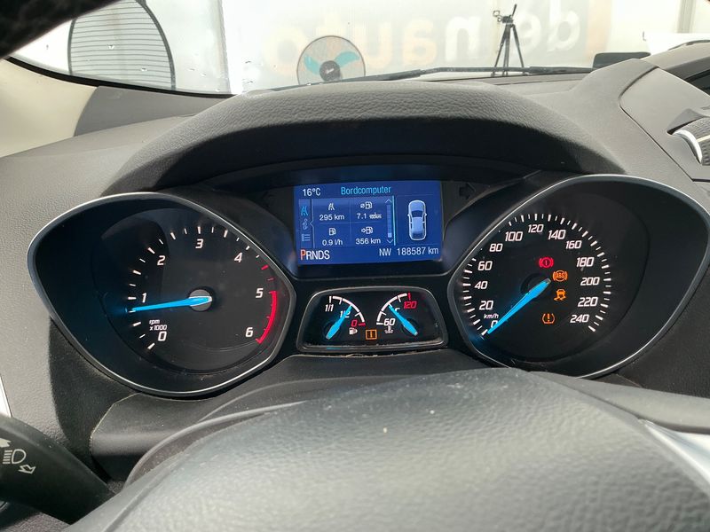 Ford Kuga 2.0 TDCi Titanium 2014 – снимка 19