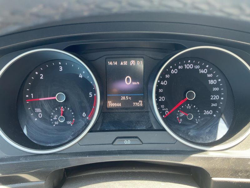 Volkswagen Tiguan 2.0 TDI Business BlueMotion Tech 2019 – снимка 18
