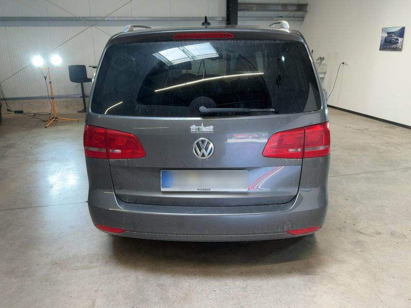 Volkswagen Touran 1.6 TDI Highline BlueMotion Tech 2011 – снимка 7