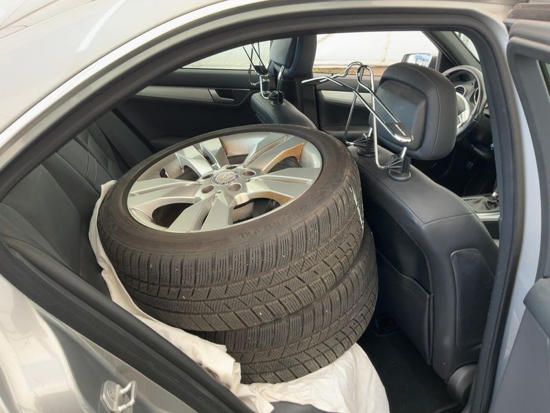 Mercedes-Benz C-Klasse C 350 CGI 4Matic BlueEfficiency Avantgarde 2013 – снимка 20