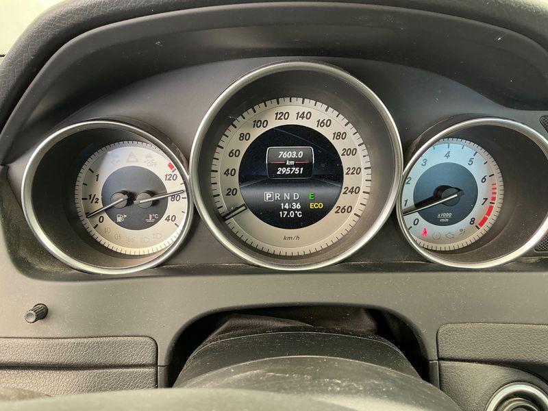 Mercedes-Benz C-Klasse C 350 CGI 4Matic BlueEfficiency Avantgarde 2013 – снимка 19