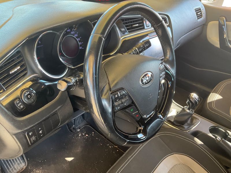 Kia cee'd 1.6 CRDi Tech 2016 – снимка 31