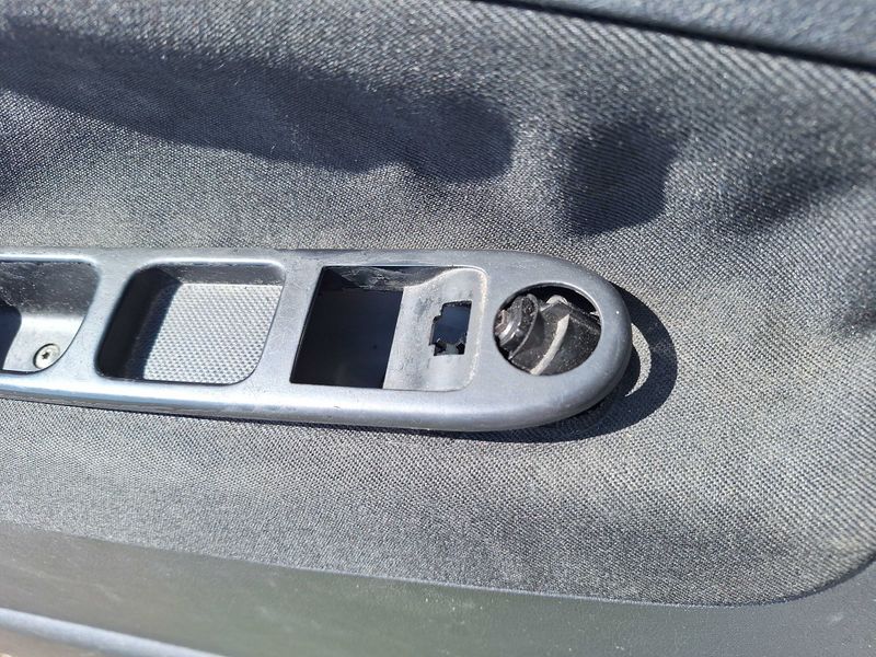 Peugeot 207 1.6 HDi Série 64 2009 – снимка 59